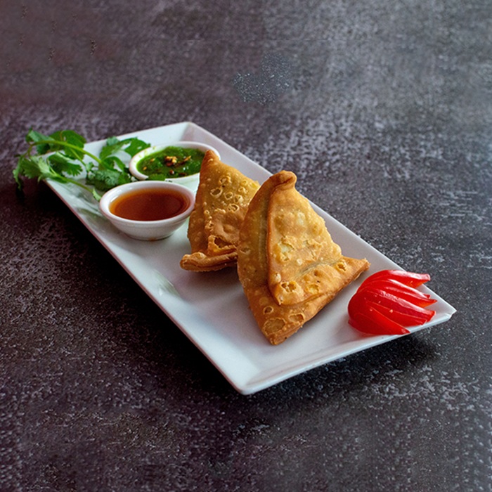 Vegetable Samosa With Garbanzo (2 Pcs)