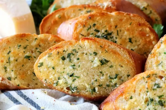 cheesy-garlic-bread-slices-party-tray-sf