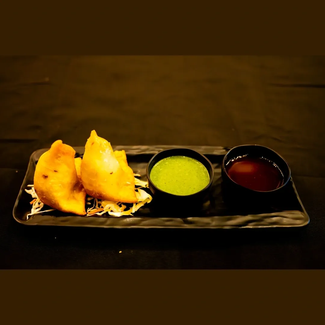 VEGETABLE SAMOSA PLATE (2PCS)