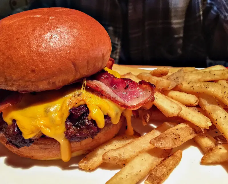 Bacon Cheeseburger With Fries - Sirolin